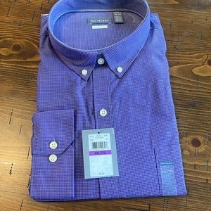 Men’s brand new with tags Van Heusen button down shirt